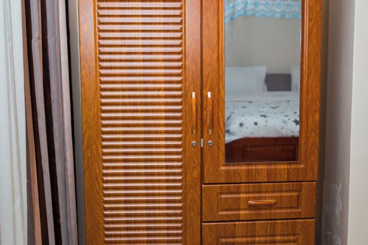 Room 4 of 34