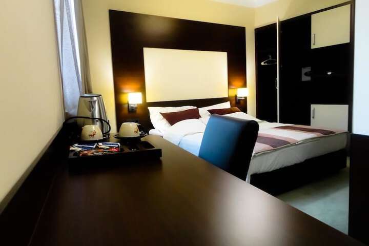 Room 5 of 23