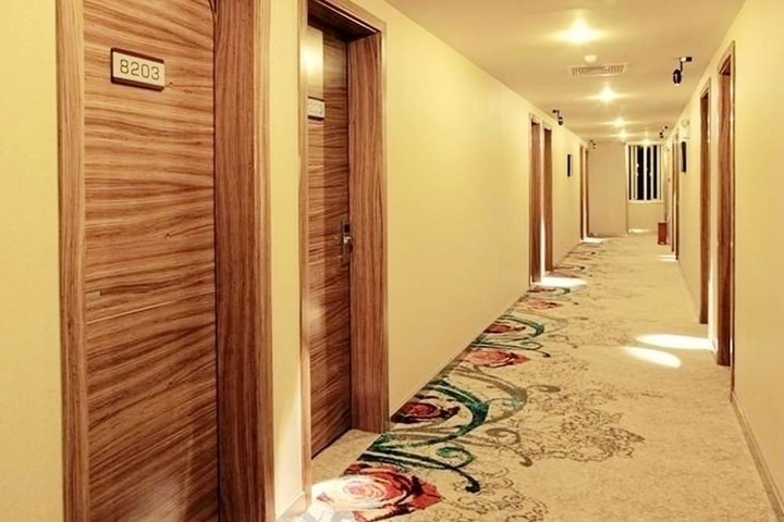 Ballroom/Hall 9 of 10