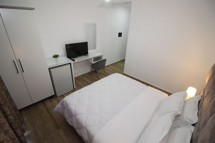 Room 2 of 44