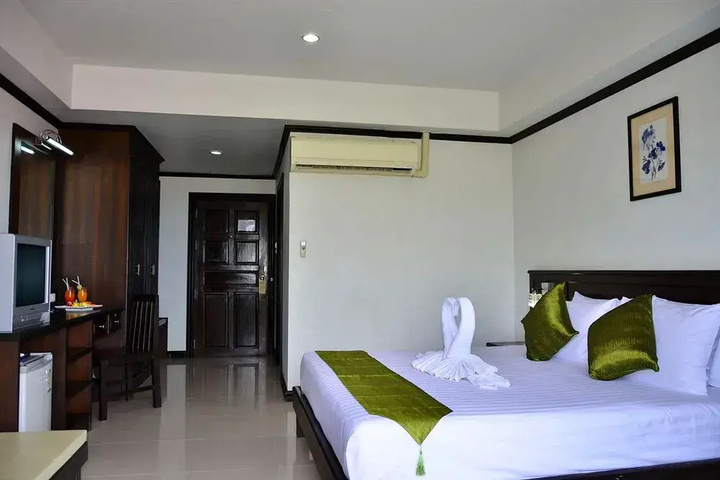 Room 6 of 20