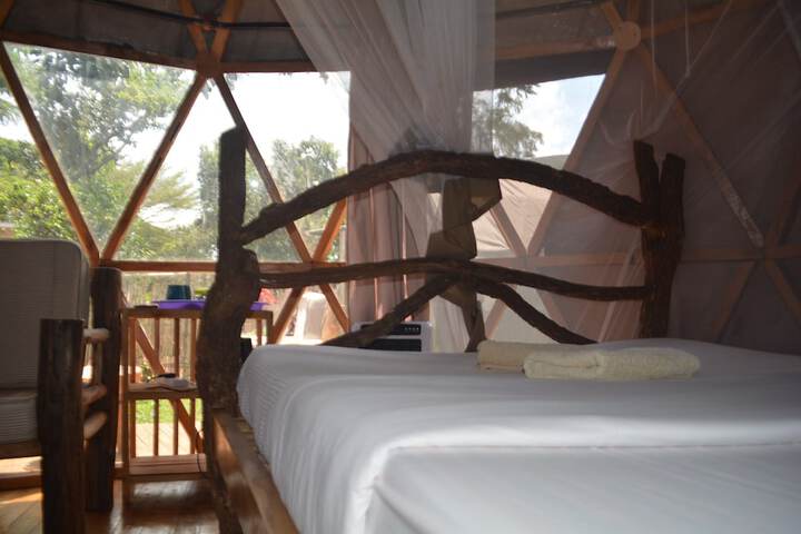 Room 6 of 25
