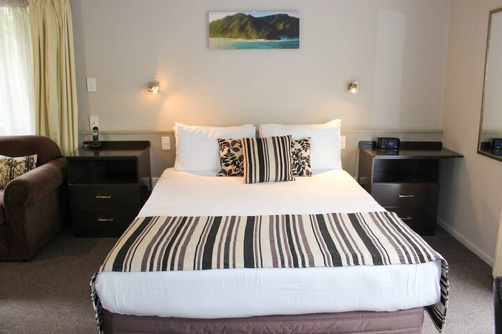 Room 207 of 302