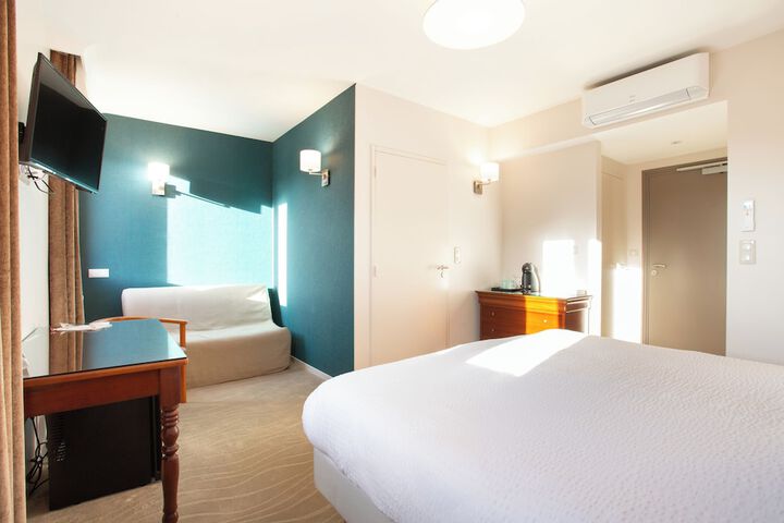 Room 5 of 34