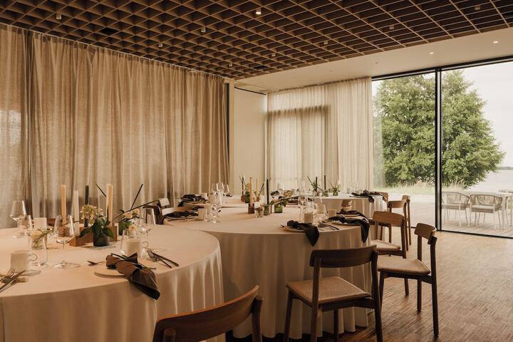 Dining 118 of 134
