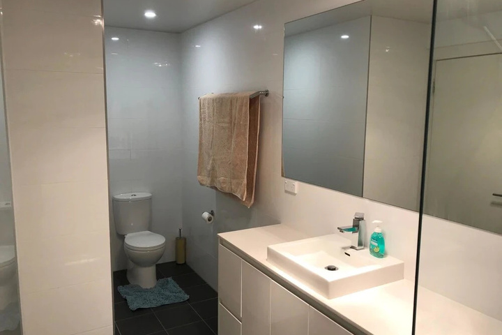 Room 4 of 6