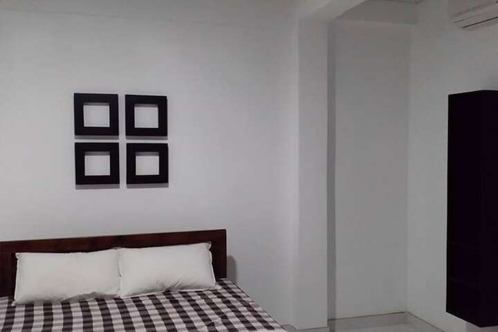 Room 9 of 49