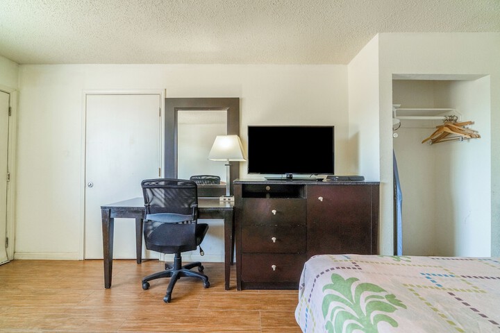 Room 16 of 87