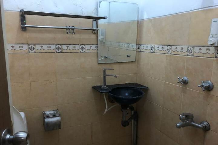 Room 10 of 10
