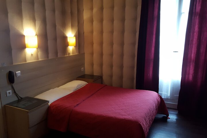 Room 12 of 38