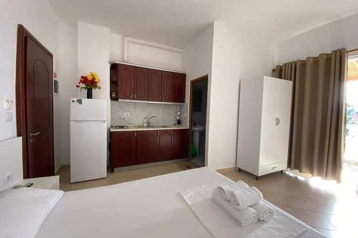 Room 9 of 115
