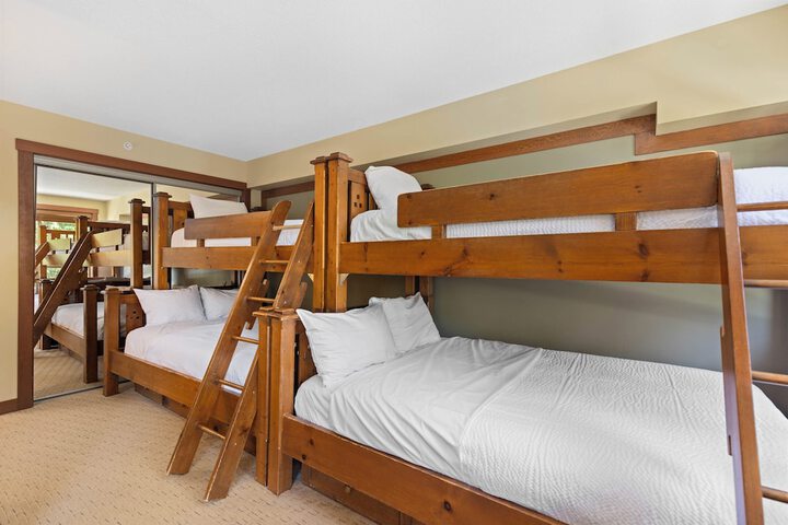 Room 7 of 342