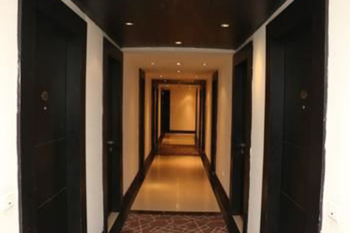 Ballroom/Hall 24 of 27