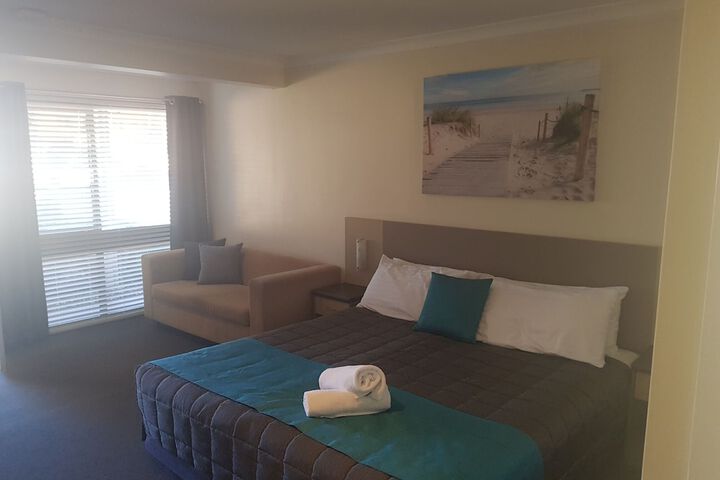 Room 11 of 35