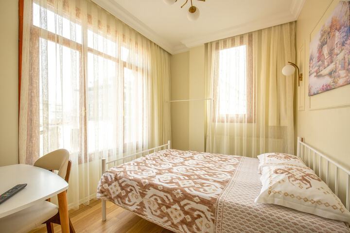 Room 27 of 44