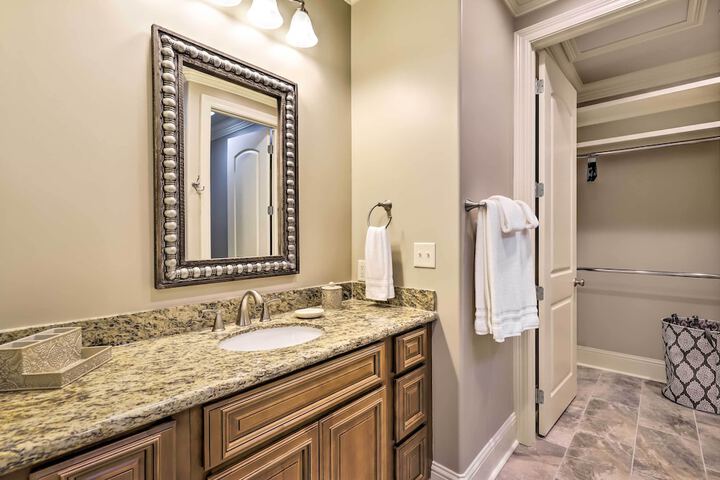 Diamondhead Condo - Marina Pool Access & Golfing!