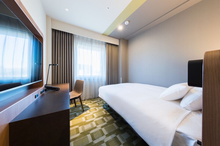 Room 9 of 35