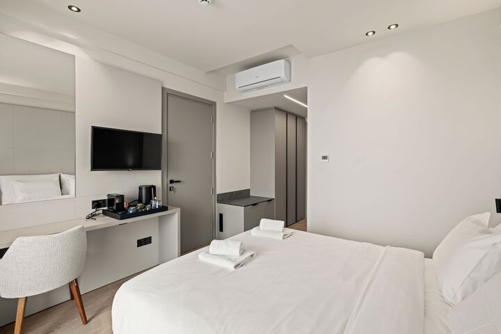 Room 10 of 48