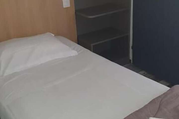 Room 12 of 18