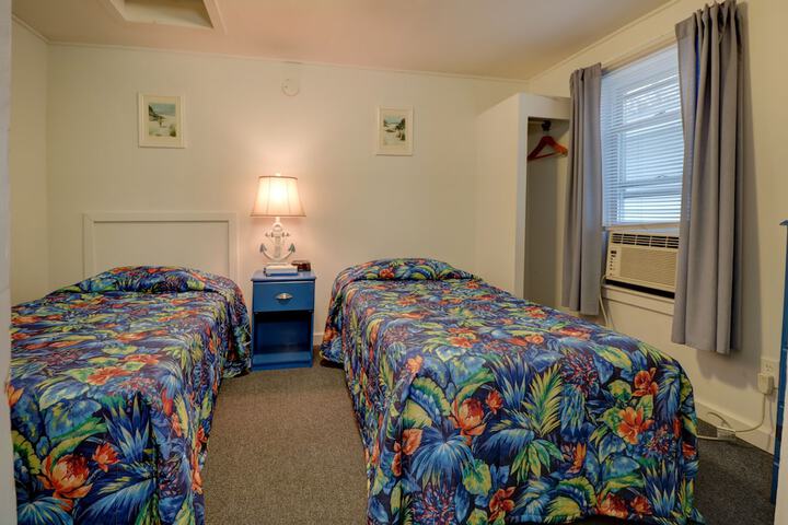 Room 8 of 87