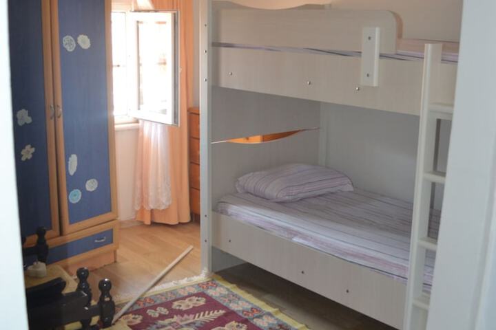 Room 5 of 44