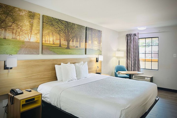 1 King Bed (1 of 13)