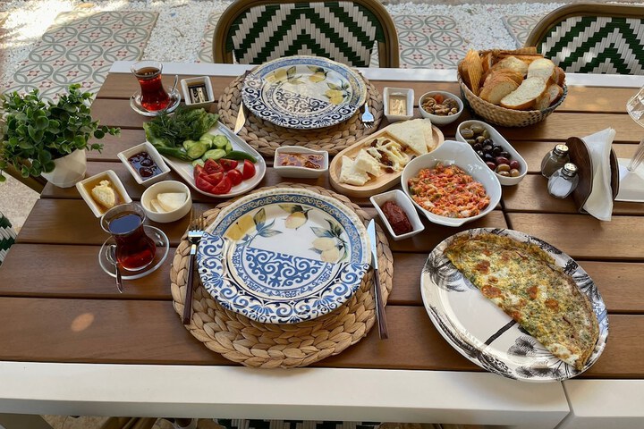 Breakfast/Coffee Service 21 of 58