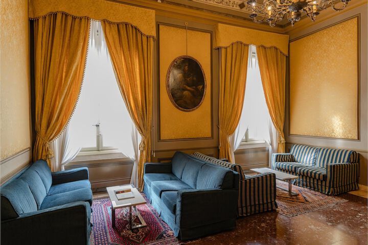 Guest Lobby
