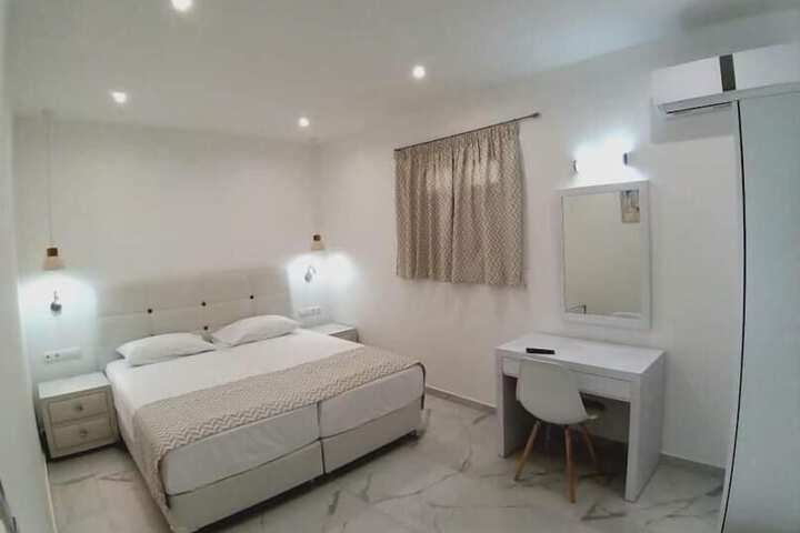 Room 6 of 62