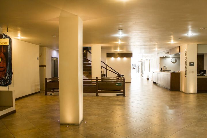Guest Lobby