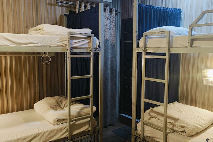 Room 18 of 92