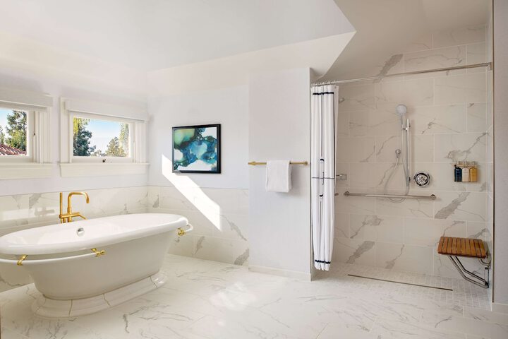 Bathroom shower
