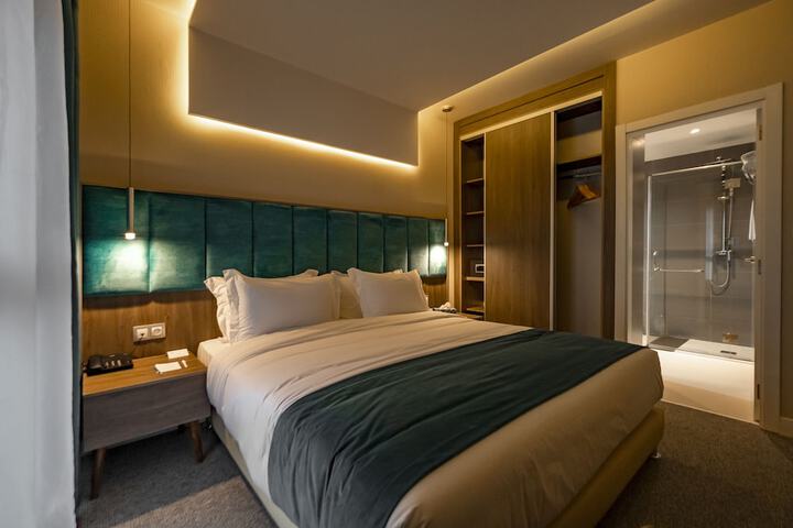 Room 12 of 31