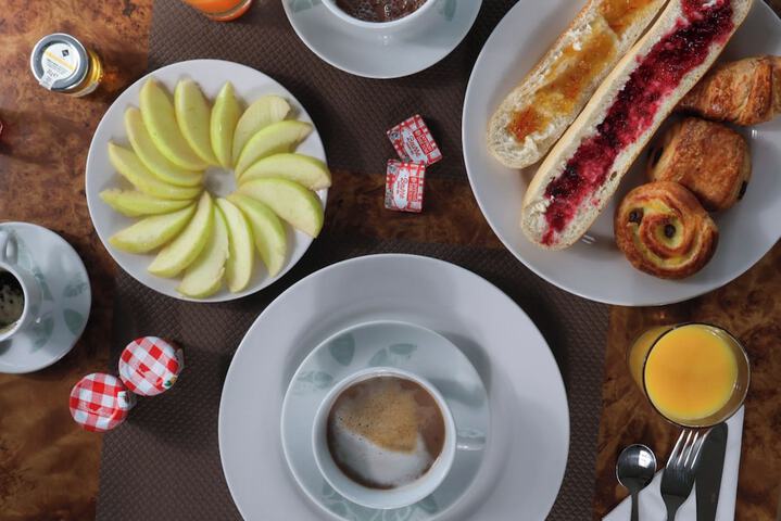 Breakfast/Coffee Service 13 of 17