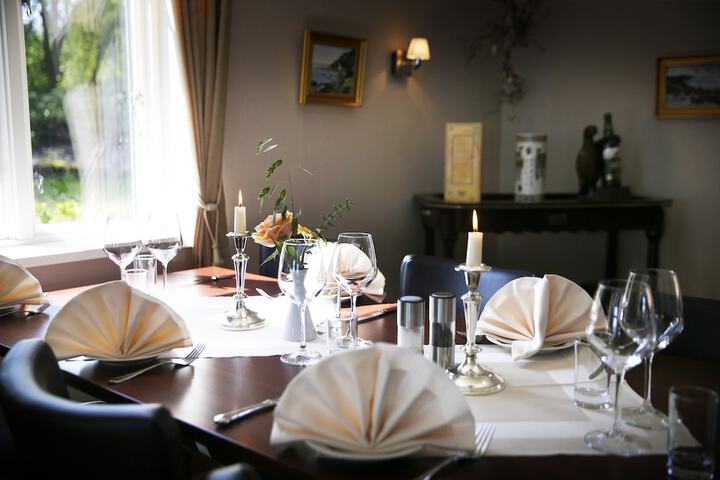 Dining 16 of 31