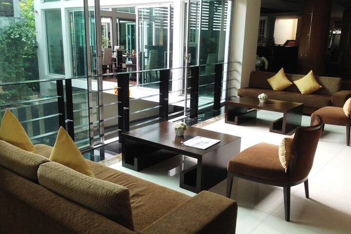 Guest Lobby