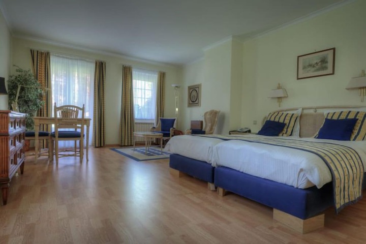 Room 14 of 39