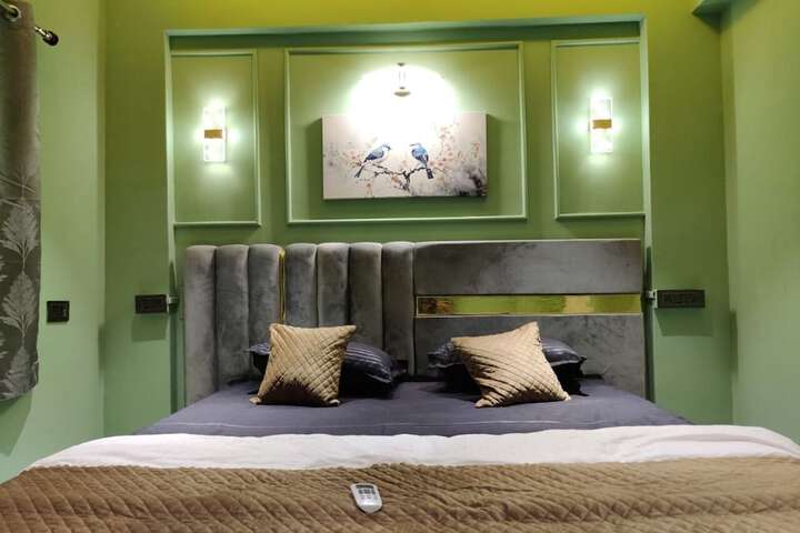 Room 3 of 29