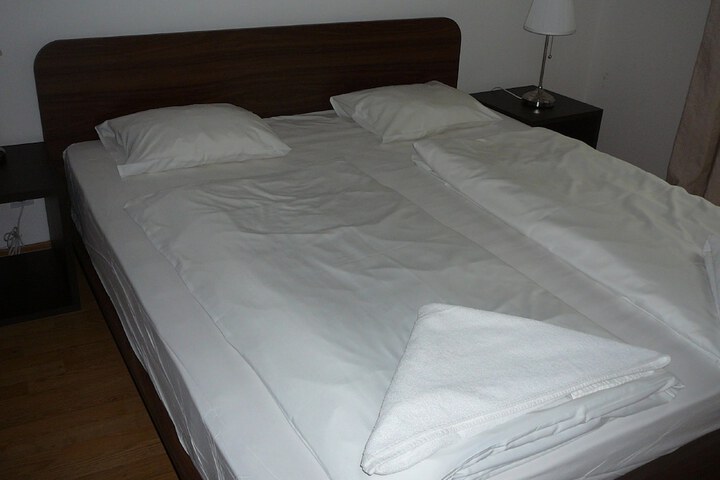 Room 11 of 60