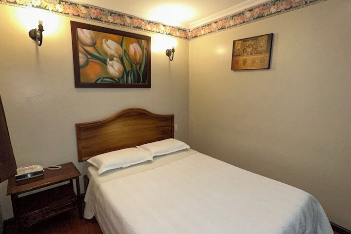 Room 54 of 132