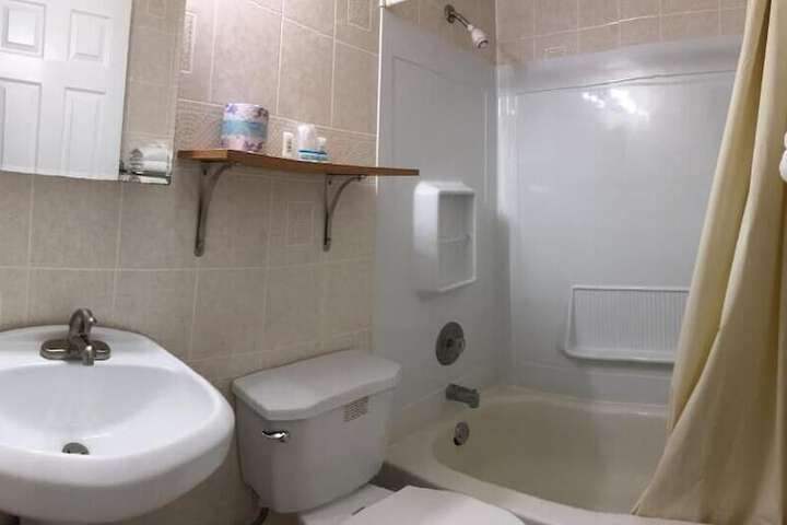 Room 7 of 10