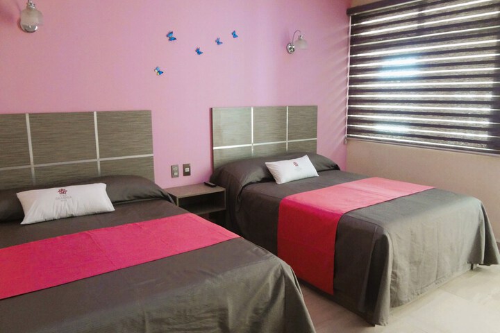 Room 2 of 10
