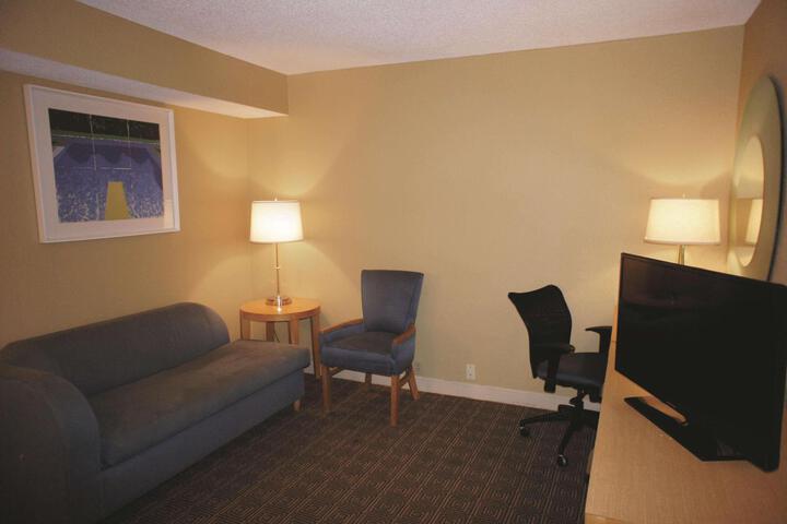1 King Bed Mobility or Hearing Accessible Room Bathtub with Grab Bars (1 of 15)