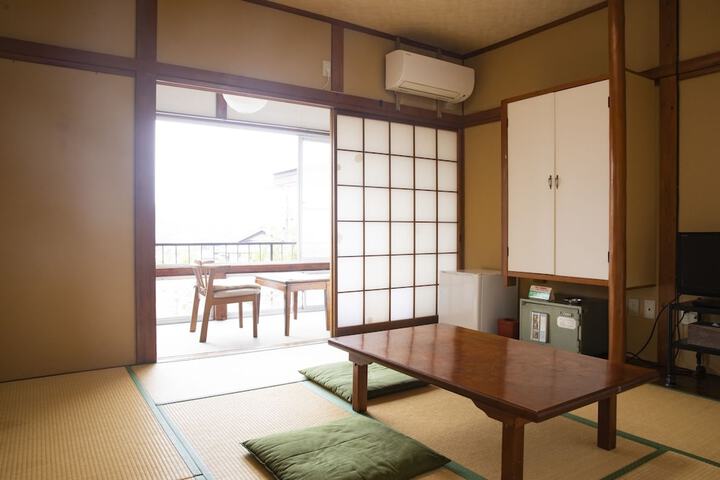 Room 13 of 51
