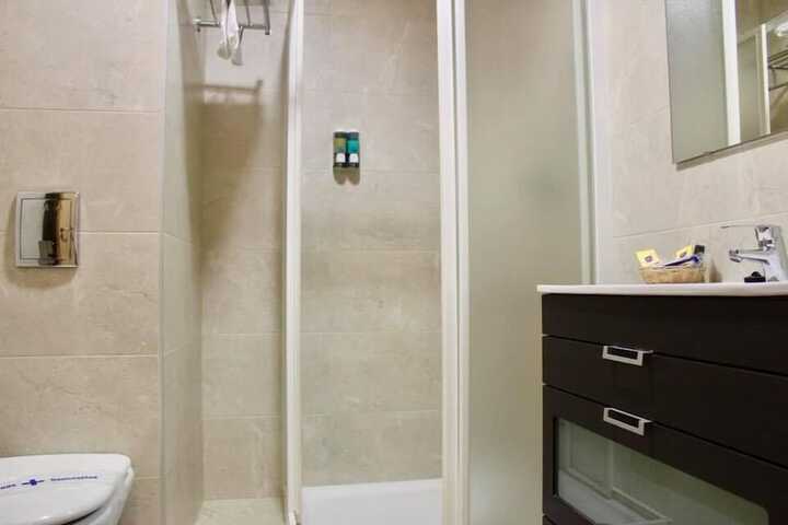 Room 18 of 36