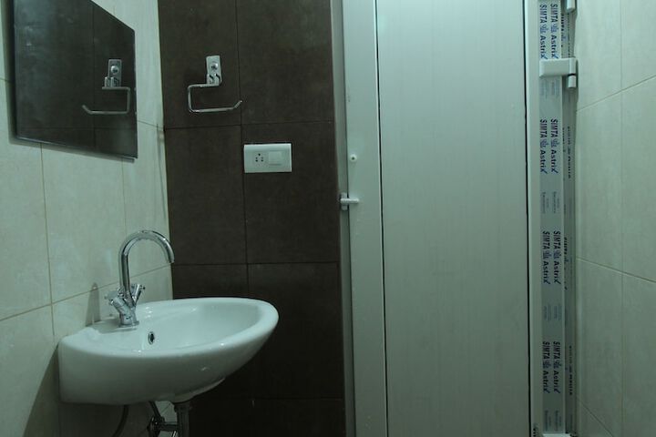 Room 5 of 7