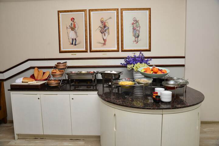 Breakfast/Coffee Service 19 of 35