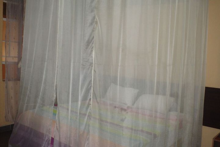 Room 4 of 27