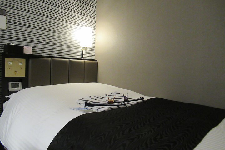 Room 7 of 24