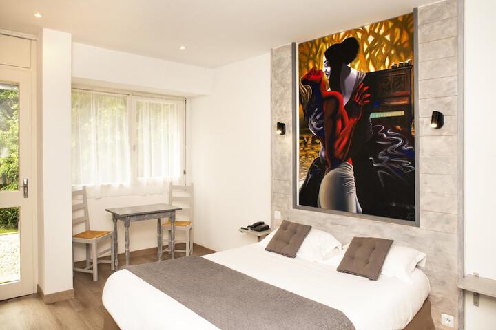 Room 12 of 61